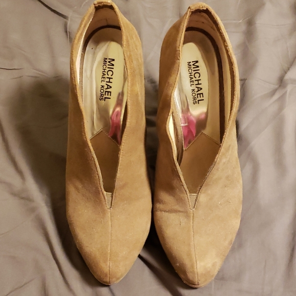 Michael Kors tan heels - Picture 1 of 4